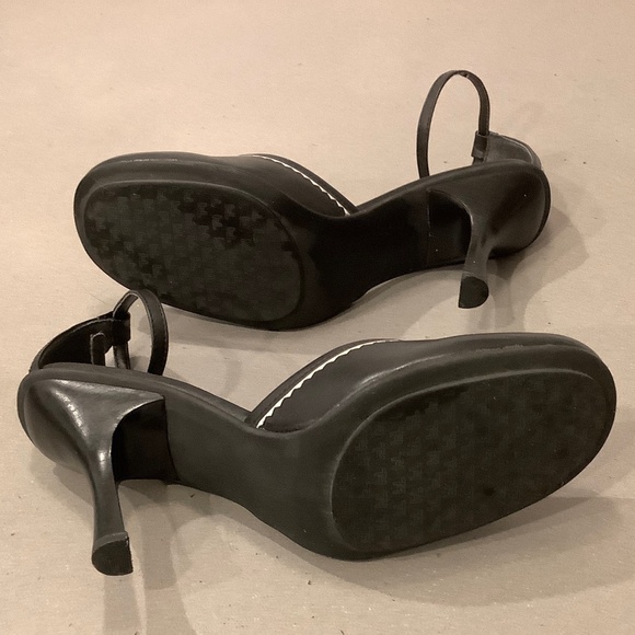 Tommy Hilfiger black leather round toe ankle strap high heel size 8.5M - Picture 8 of 10